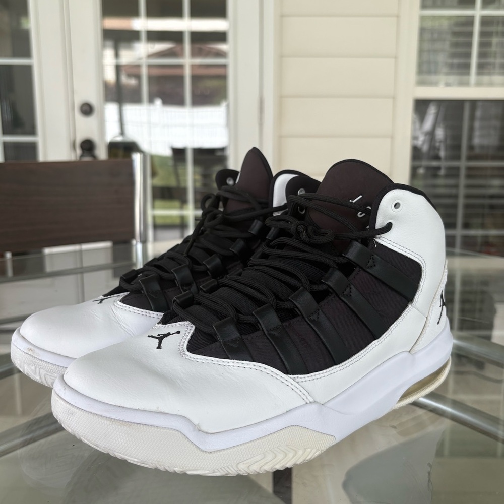 Jordan Max Aura